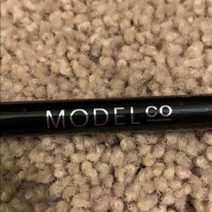 Model co eye define crayon liner black